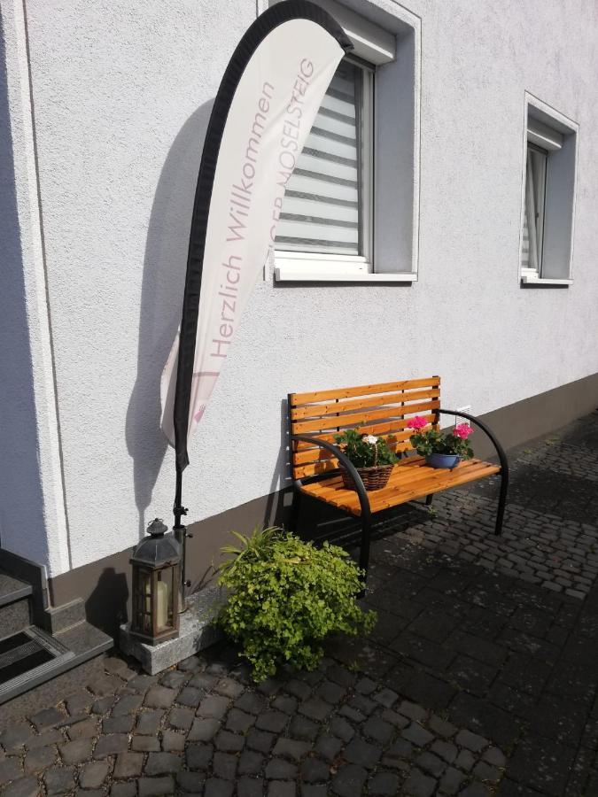 Ferienwohnungen Am Bruttiger Moselsteig Exteriör bild