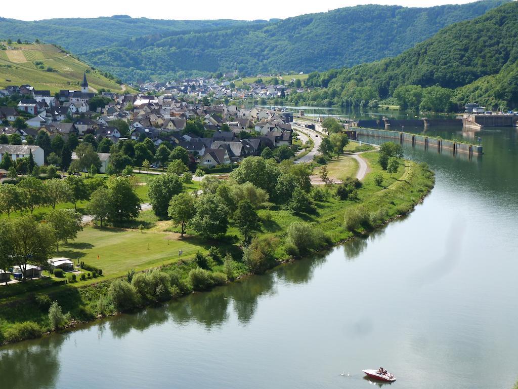 Ferienwohnungen Am Bruttiger Moselsteig Exteriör bild