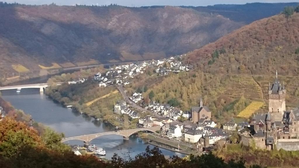 Ferienwohnungen Am Bruttiger Moselsteig Exteriör bild