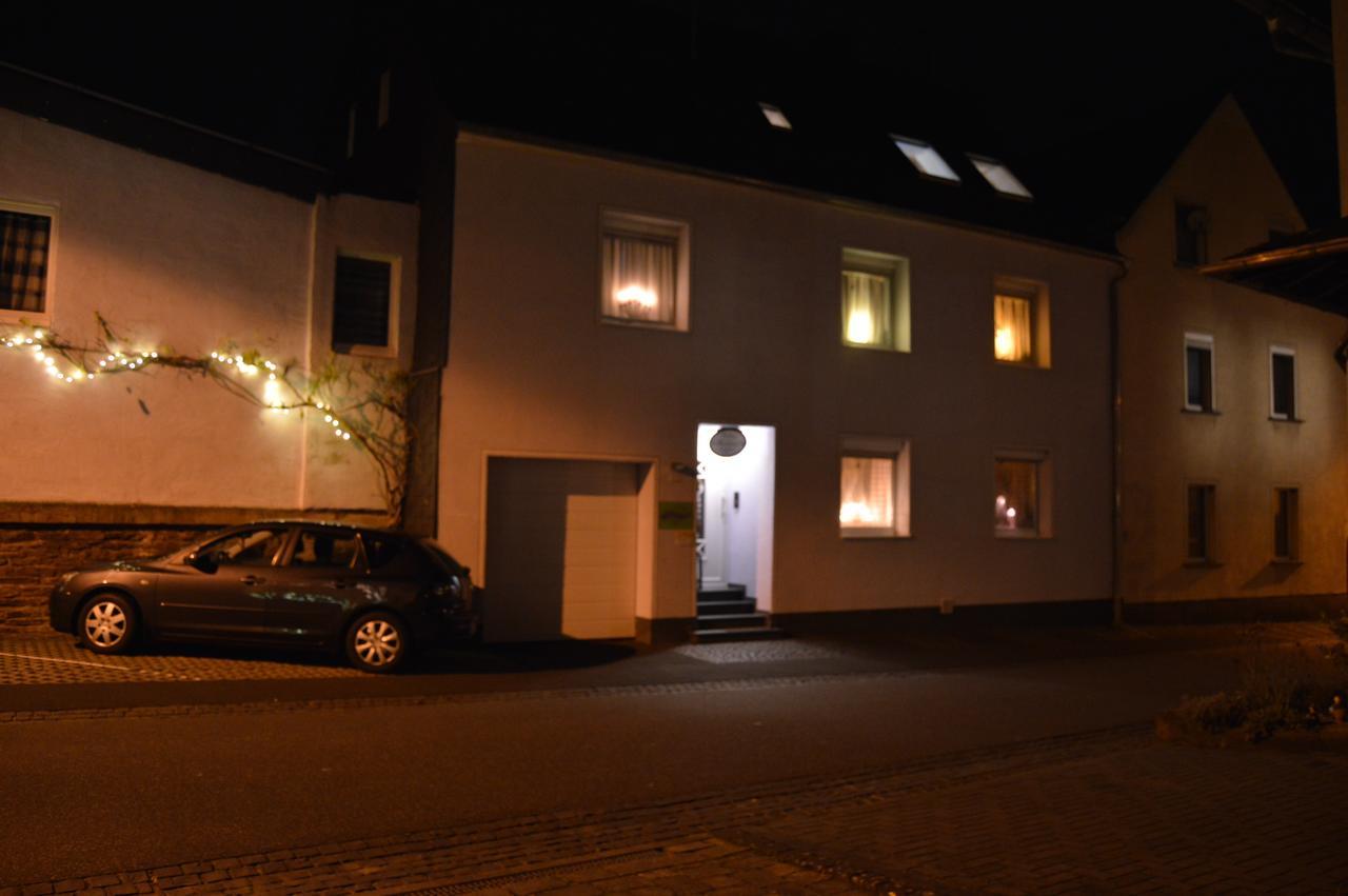 Ferienwohnungen Am Bruttiger Moselsteig Exteriör bild